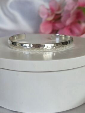 Vintage  925 Sterling Silver Dainty Hammered  Cuff Bracelet